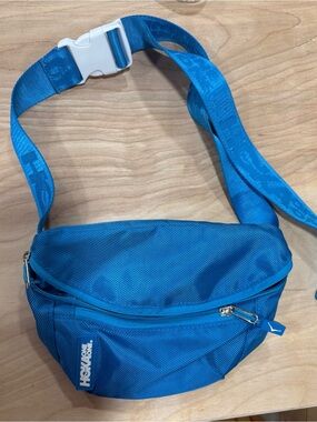 HOKA ONE ONE Unisex Belt Bag — Bright Blue NWOT